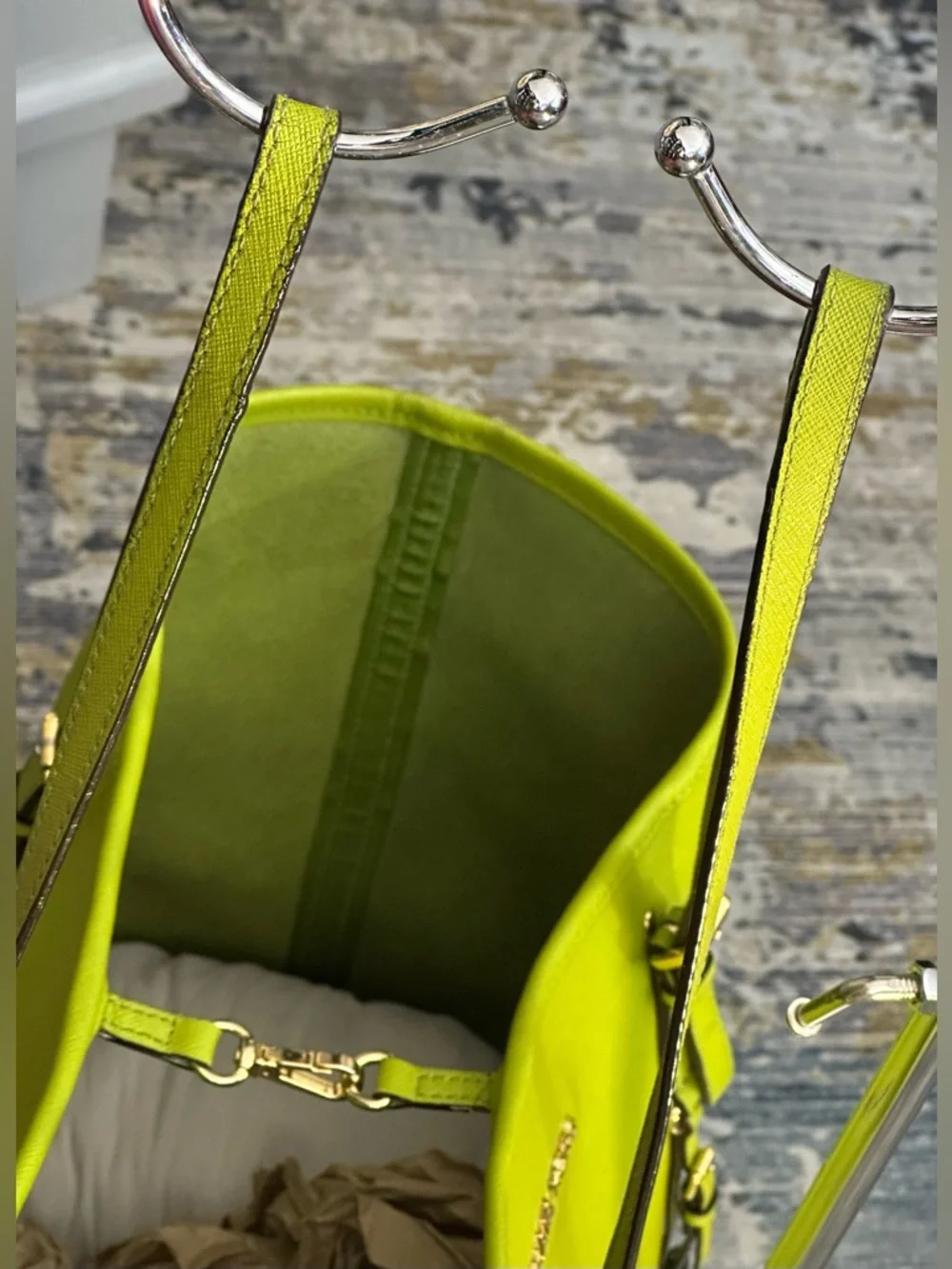 MICHAEL Michael Kors Jet Set Medium Leather Travel Tote - Picture 11 of 16